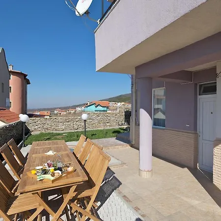 Apartment Violetta *